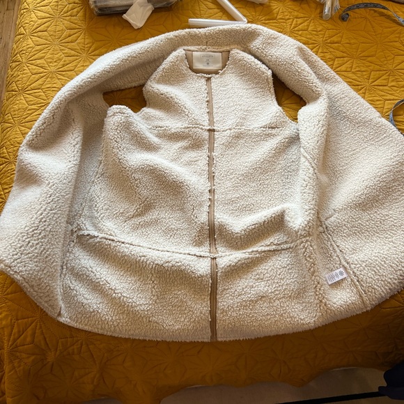 NWOT, Athleta, Faux Tan Suede Sherpa Vest, L/XL - Picture 8 of 11